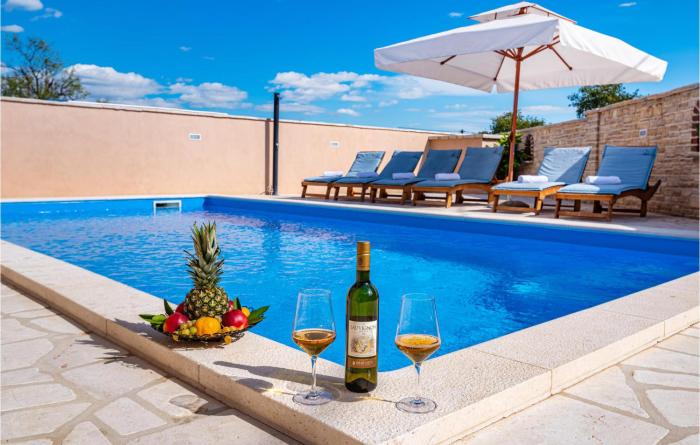 Lovely Home In Pridraga