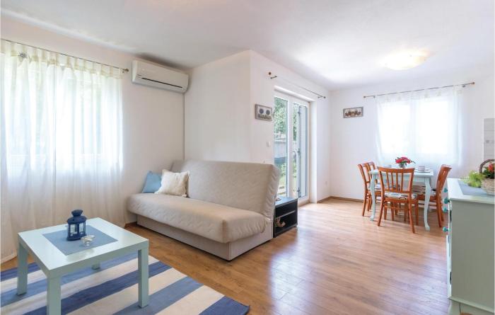 Two-Bedroom Apartment In Betiga