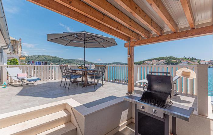 Gorgeous Home In Rogoznica