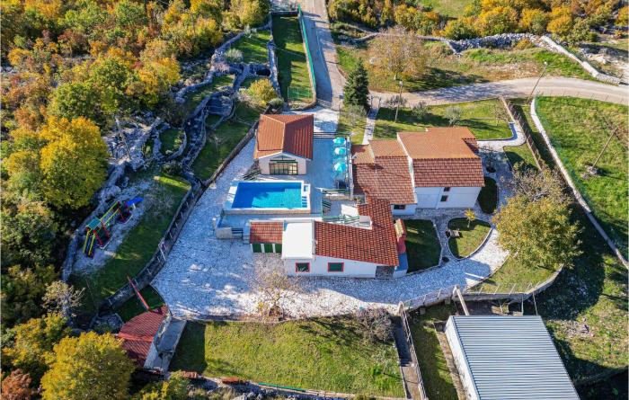 Awesome Home In Dugopolje With Wifi
