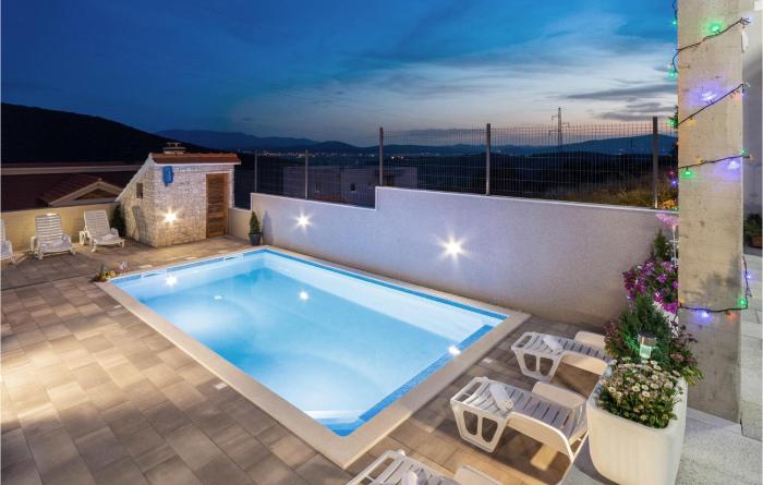 Awesome Home In Ruda With Wifi