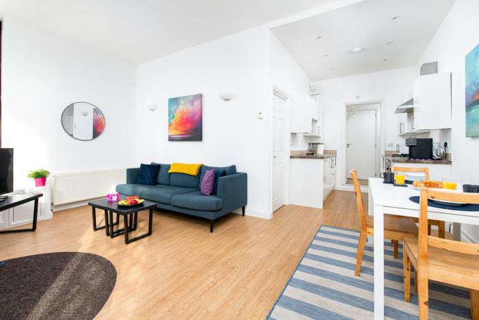 Large 1 bed Flat-Long Stays-By MatchstickStays