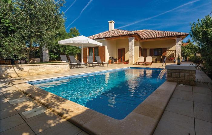 Stunning Home In Sisan With Wifi