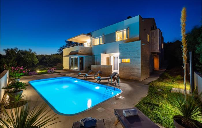 Cozy Home In Posedarje With Sauna