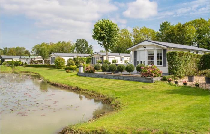 Awesome Home In De Heen With Wifi