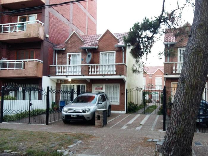 Triplex cerca del mar