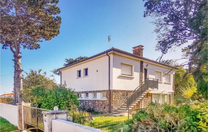 Stunning Home In Saint-Hilaire-De-Riez