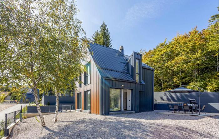 Awesome Home In Stari Laz With Kitchen