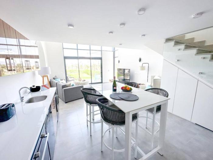 Beachfront Spacious Somabay Loft