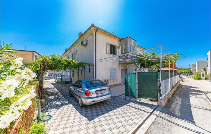2 Bedroom Lovely Apartment In Trogir
