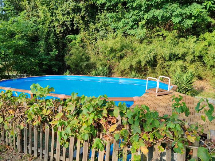 Oasi degli ulivi con piscina privata tra Versilia e Cinque Terre