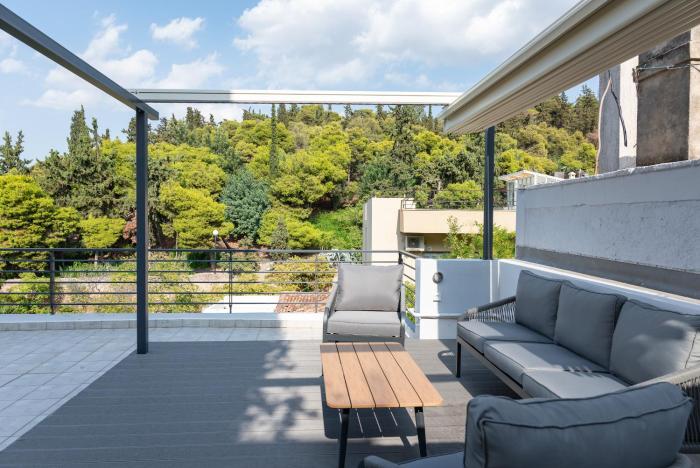 Ideal Maisonette next to Kallimarmaro Stadium