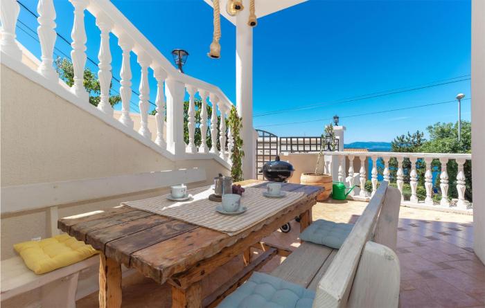 Lovely Apartment In Dramalj