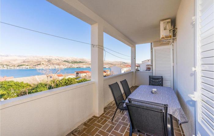 Gorgeous Apartment In Pag With Wifi