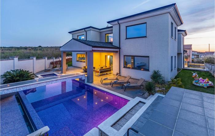 Beautiful Home In Banjole