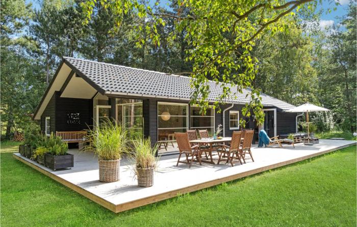 Stunning Home In Sjællands Odde