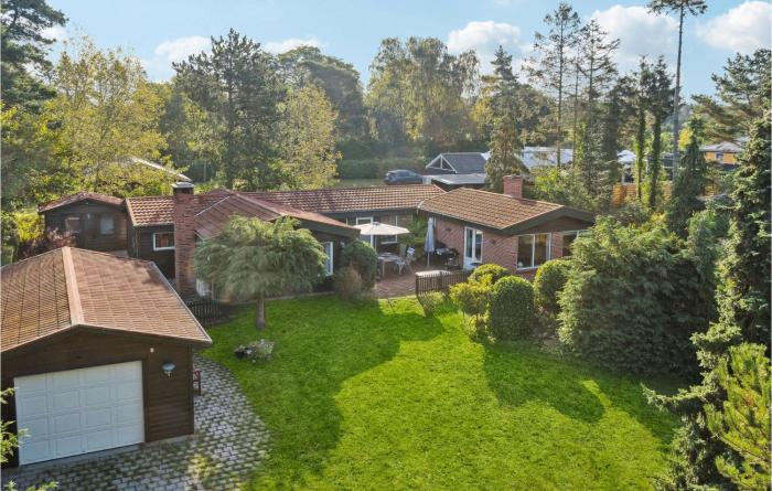 Nice Home In Væggerløse With Wifi