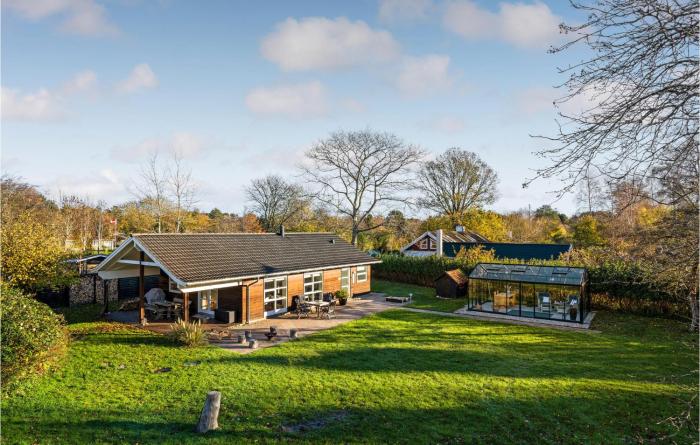 Nice Home In Sjællands Odde With Wifi