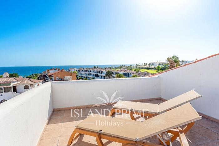 Seaview Roof Terrace in Heated Pool Complex FC736-2xE