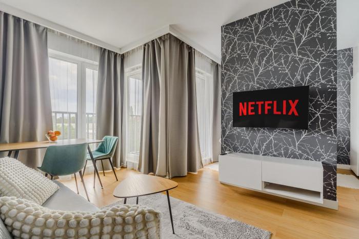 Premium Apartments in the Center of Warsaw with FREE Parking & Balcony