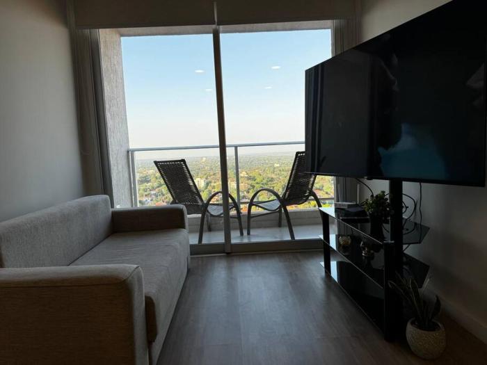 Piso 25, Lujo en Altura, Forum Molas