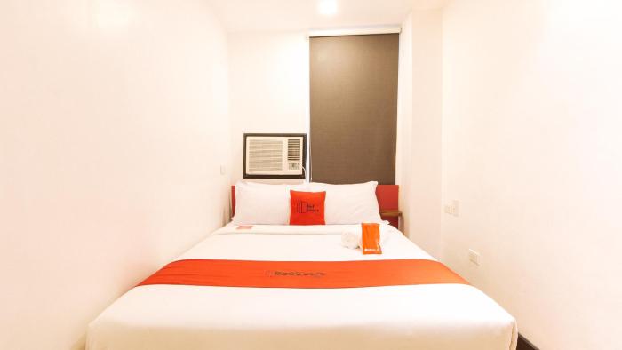 RedDoorz Plus at MM Hotel Las Pinas former RedDoorz Plus Near Bamboo Organ