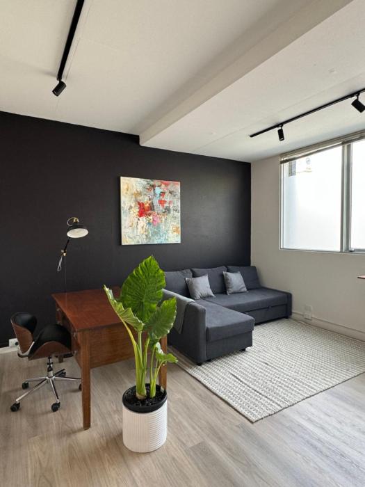 Modern Apartment in Prahran