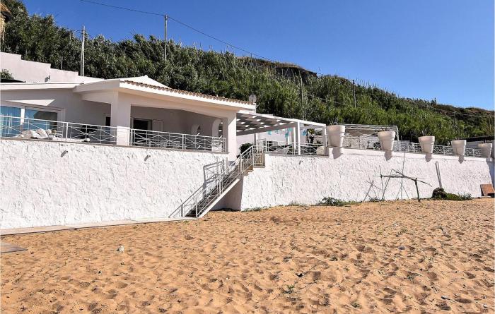 3 Bedroom Gorgeous Home In Trappeto