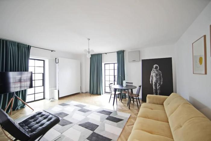 Urban Old Town Studio