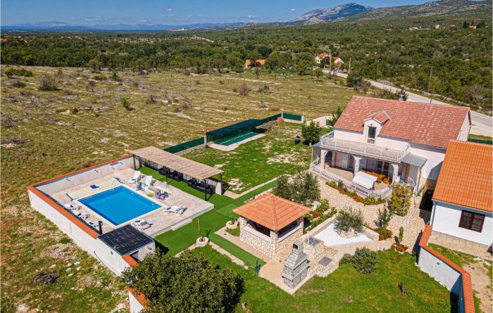 Nice Home In Sedramic With Outdoor Swimming Pool
