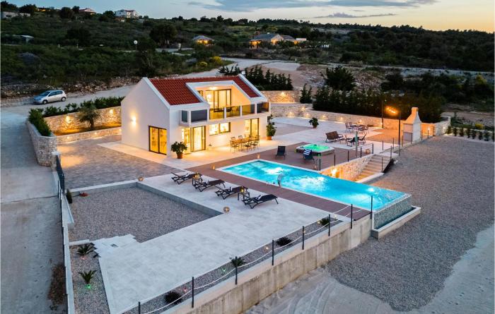Beautiful Home In Splitska- Supetar
