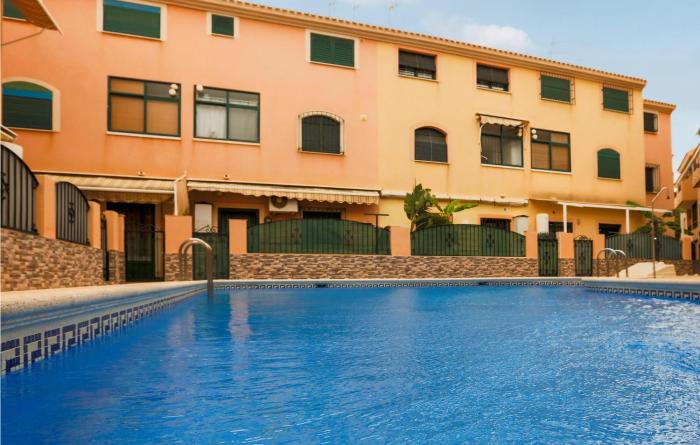 Cozy Apartment In Los Alcázares