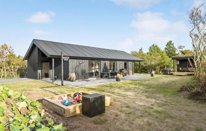 Lovely Home In Skjern With Wifi