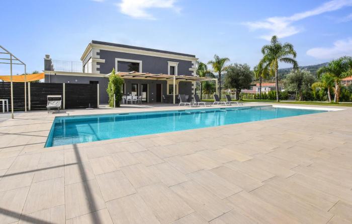 Stunning Home In Mascali