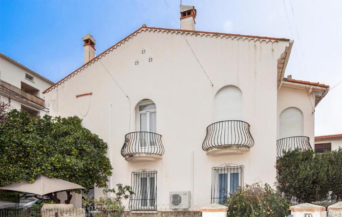 1 Bedroom Stunning Home In Perpignan