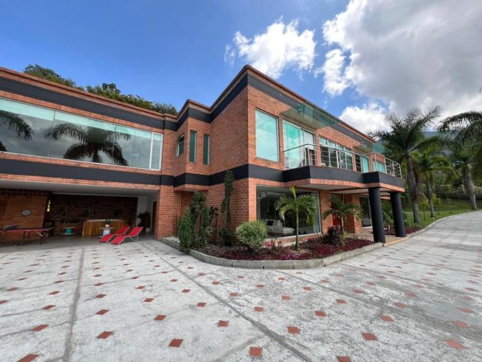 Poblado Villa Great views Nature Jacuzzi Security