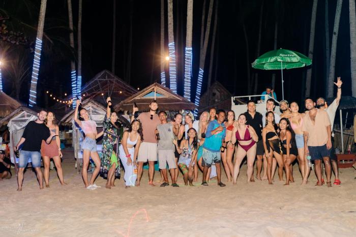 Mad Monkey Hostel Nacpan Beach