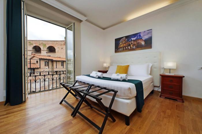 Romulus Rooms by Hostand