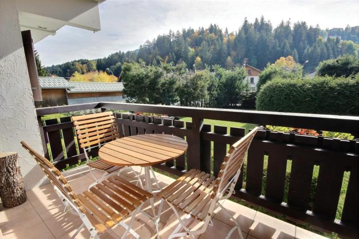 Cosy apartment with fireplace close to the slopes