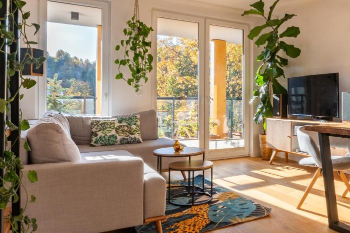 GREEN OASIS - free parking, big balcony, private park