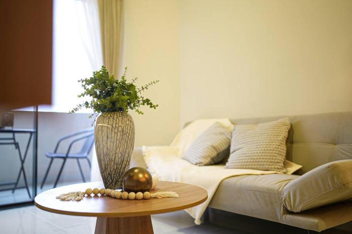 Urban Suite with Style and Views