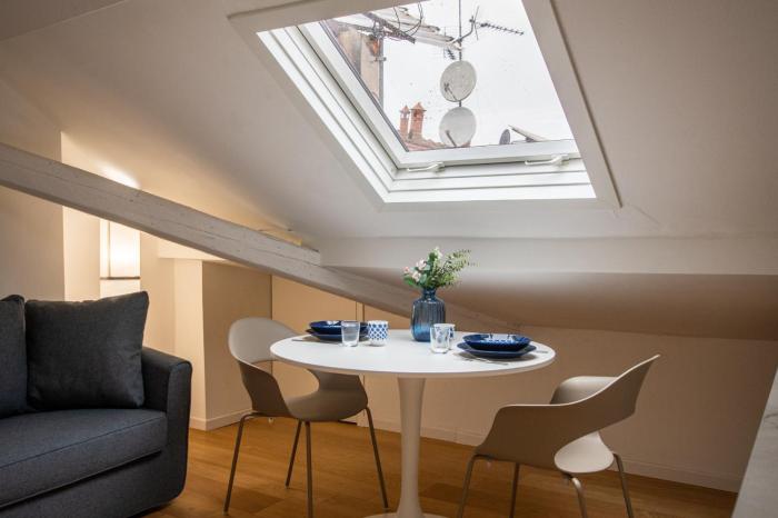 Via Crespi Attic - Cosy flat near Centrale & NoLo - Milan-Cortina 2026 Olympics - Milan Design Week 2026