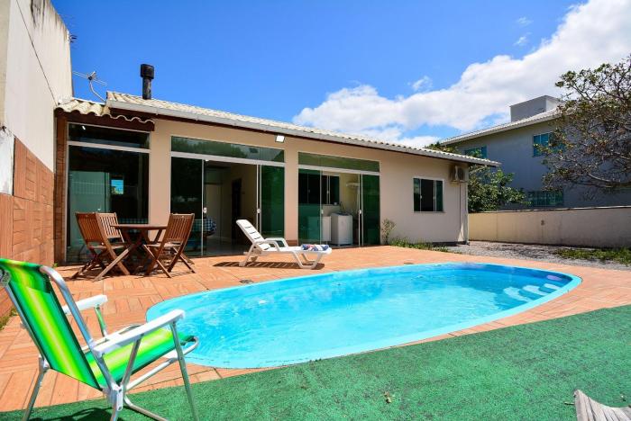 Casa c Piscina a 250m da Praia da Pinheira PLH006