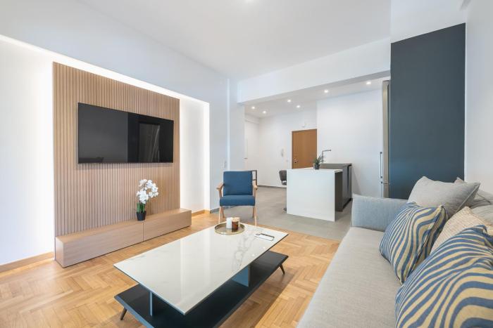 City Vibes Stylish 2BR and a Stunning Balcony