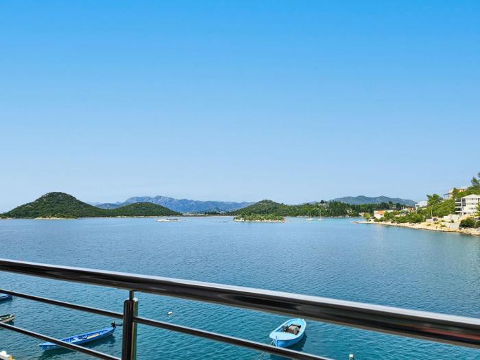 Studio Jasmina-1 by Interhome