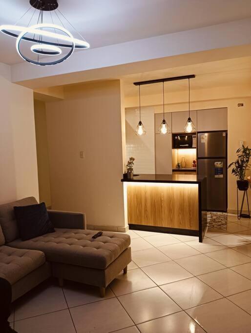 Departamento 90 M2 zona exclusiva Surco Lima