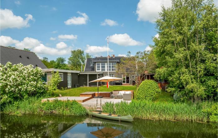 Stunning Home In Grenaa With Wifi