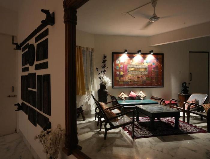 Sams Apt- Elegant 3BHK on FC Rd