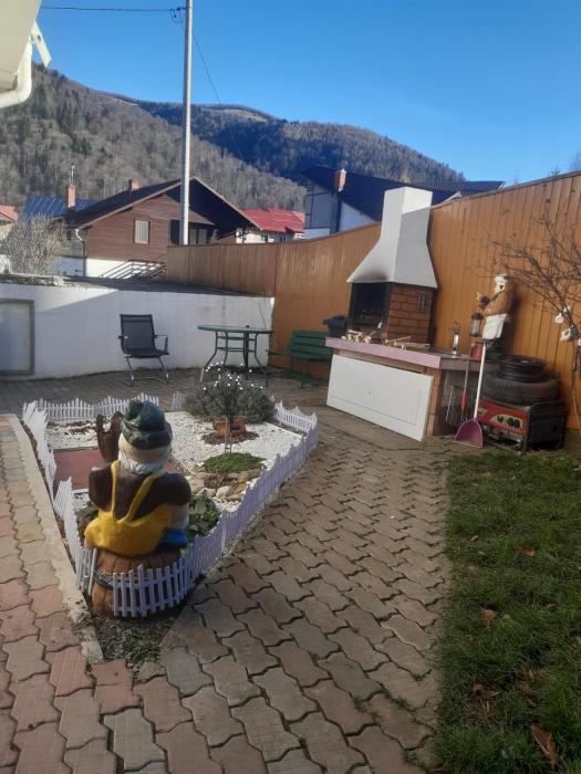 Apartment with private garden and barbecue