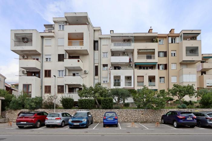 Apartments with WiFi Crikvenica - 21797